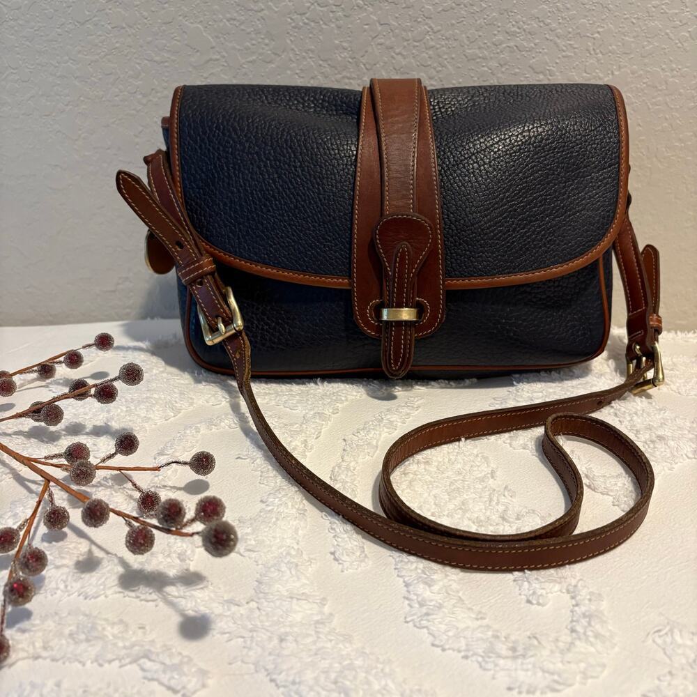VTG DOONEY & BOURKE Crossbody Purse Pebbled Navy Leather Brown Timeless Classic